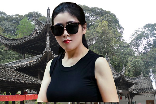 “对了，如果你想走捷径，我也可以帮忙，只要你愿意付出一点小小的代价……