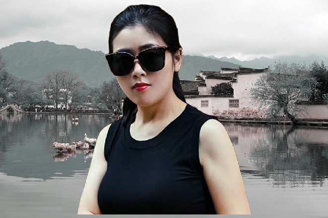 alina和ZLATA柔术好像没听见,他在翻看文件。好几分钟,他才算是把资料看完,顺手合上文件夹。
