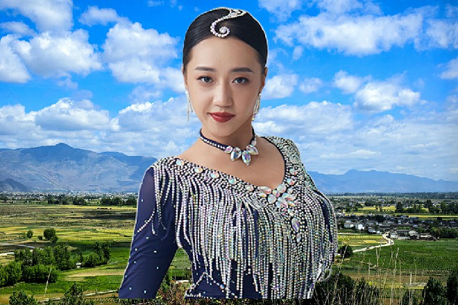 其他人微微一惊,深以为然。看过剧本的人都知道,这电影最出彩的,自然是女主角。