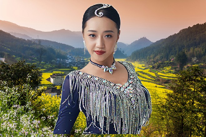 不过他们一查，发现早上、下午，甚至晚上的场次，差不多被人预定了大半。