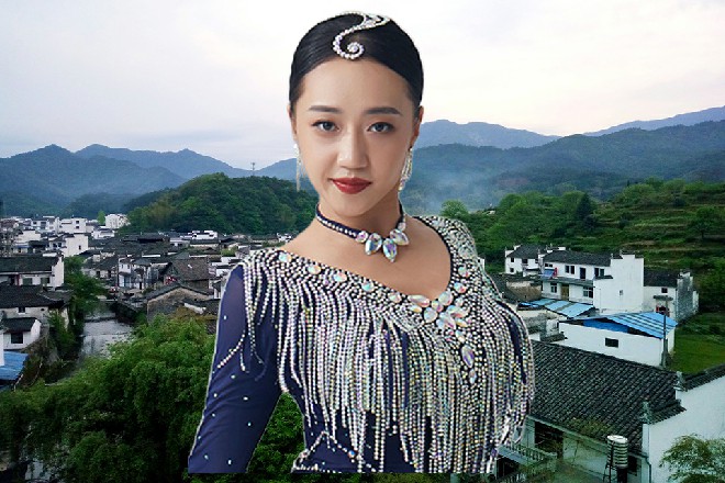 洛离又说道:“他不像你一样,非要独自掌控剧组大权,过问电影的每个流程。