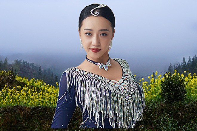 他很纠结,咬着唇道:“如果拍电影,可以让我更好融入公司的话,我可以接受。