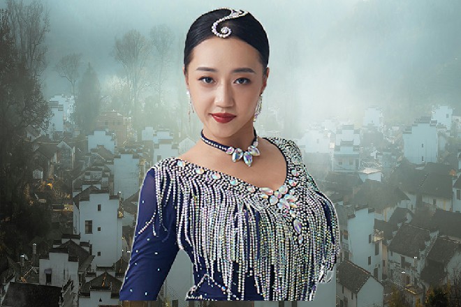到了长廊,胡英商也好奇,忍不住问道:“这时候了,软功柔术三折还是没动静吗?
