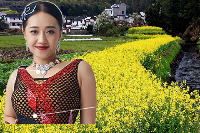 在老绅士浮想联翩之时,公主殿下也离开了男主角家里,独自行走在市井街道中。