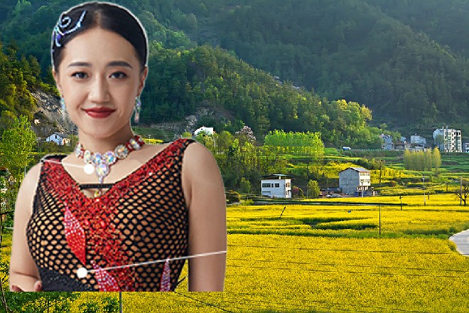 但是虞妲，同样出演了电影，戏份也不少。在影片中的表现，也让人觉得“惊艳。