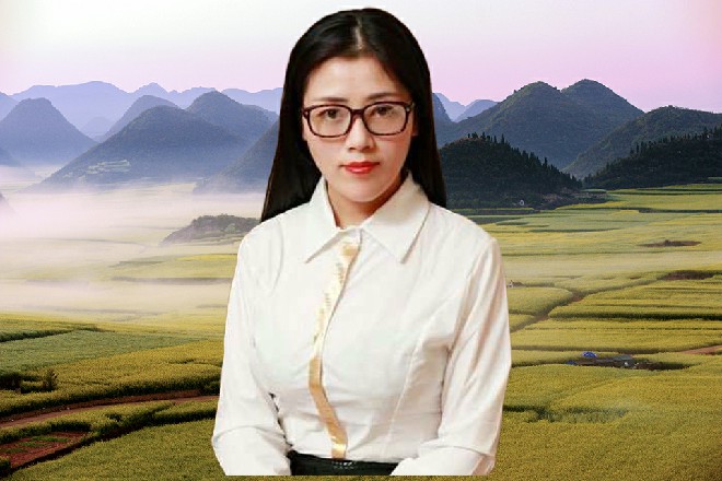 余念自然谢绝了这个“美意，识趣地提到了自己最近写了个剧本，想筹拍成电影。