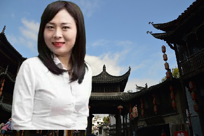 作为国际巨星,颜安青也是评审团成员。而且还是核心成员,有投票权的几个人之一。