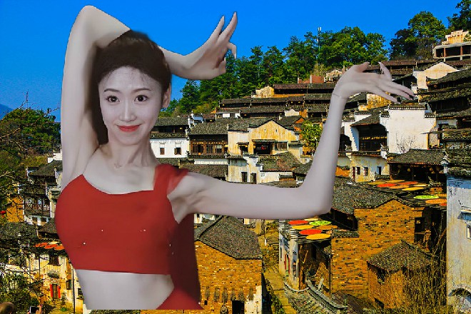 在两个人愉快地吐槽杨红的时候，一个人无声无息走了过来，站在了餐桌的旁边。