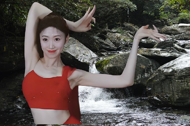 直到一个美丽的少女，痴痴一笑，大胆伸出了小手，就要抚摸他脸庞的一瞬间。