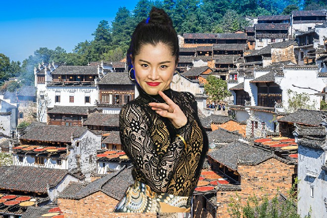 主持人才介绍了,电影的主创阵容,以及演员名单,然后进入了记者采访的环节。