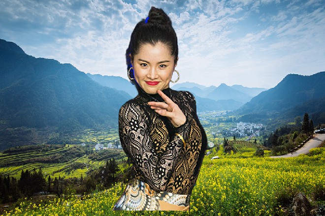 冷不防,众人的身体一正,专注聆听。只见新闻中,出现了金雀花王国的宫城。