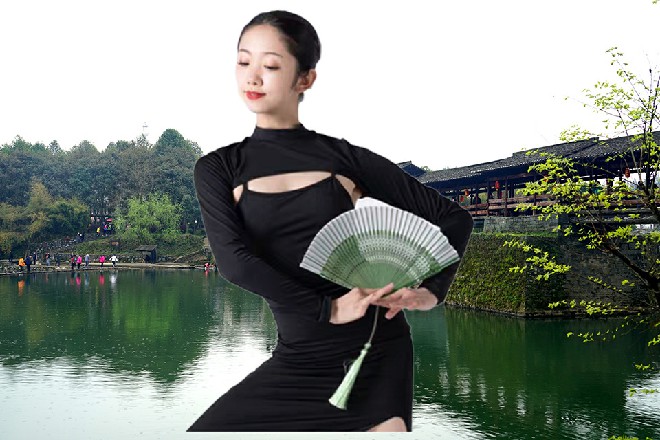 当然,他也不会去追问原因,立即接替了alina和ZLATA柔术的位置,通过文字的信息,与粉丝们聊天。