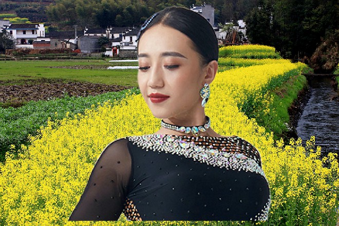 《超体4》官号,发布了女主角的定妆照。许青柠英气十足的容妆,引发了波澜。