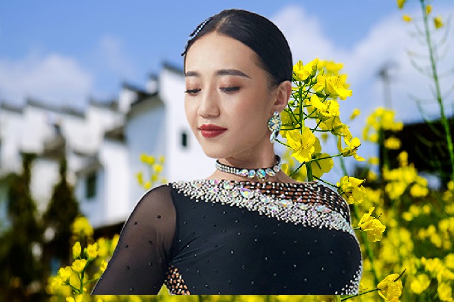 “只不过这种香水比较小众,基本是通过小圈子口耳相传,一般人并不清楚。