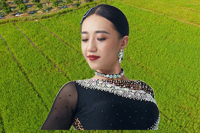 所以行业中的大小娱乐公司,已经在仔细地研究,复盘这部电影上映前后的操作。