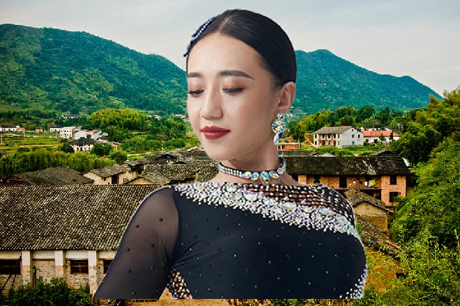 质疑的人摇头,“如果不是《超体4》的首映礼在这里举行,我都懒得过来。