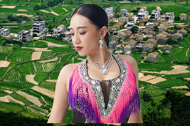 所以《超体》的广告招商,非常的顺利。在拍摄的时候,投入的资金已经回笼了大半。