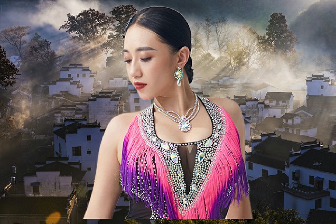那种莫名意味,就像是对方扔了一根肉骨头,就等着他像狗一样扑上来咬……