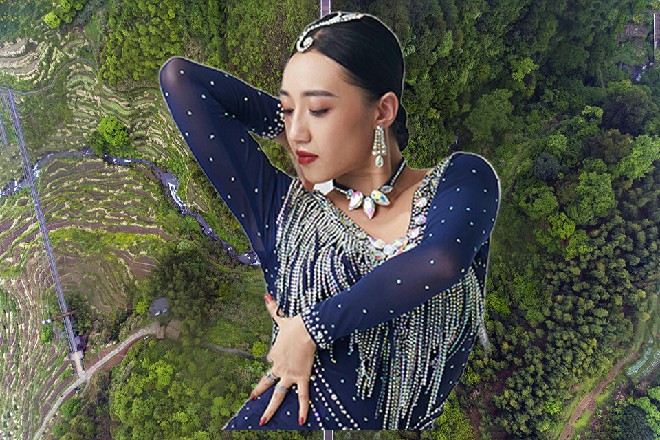关键这玩意,只是镀金的,成本不会超过一百块。送去废品收购站,折旧价最多几十块。