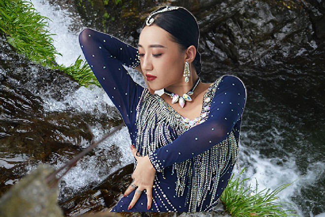 另外一个高层,一脸不悦之色,“动画电影的影响力,怎么能与真人电影相比?