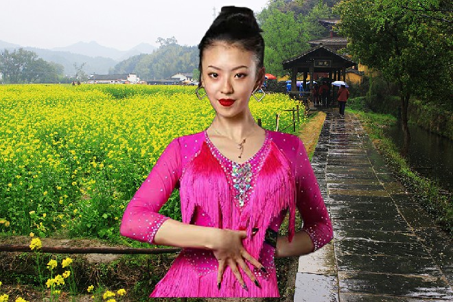 “不是啊,他们是一起参加节目,各自宣传电影……《盗天机》,还有《战神归来》。