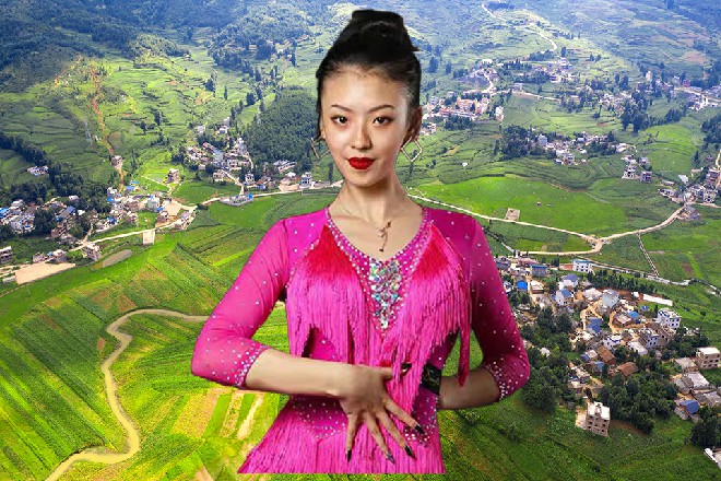 在点头示意之后，他大手轻抚洛青棠的小脑袋，柔声道：“棠儿，还记得这位哥哥吗？