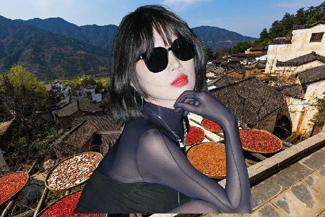 毕竟相比亲儿子《超体4》,《银英传》连干儿子都谈不上,最多是邻居家的亲戚。