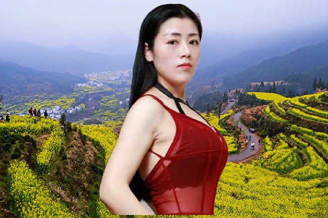 不过进入电影宫之后,她还是收敛了情绪,目光在人群之中仔细搜索起来。