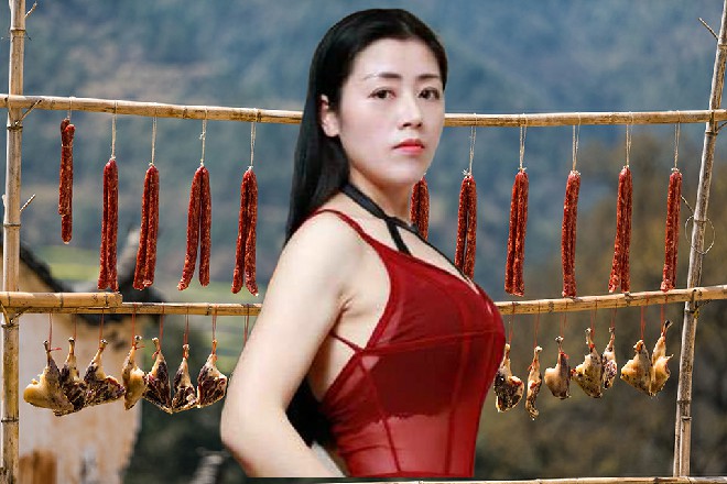 这并不稀奇,不管是生活照片,还是小视频,都可以在她的粉丝小窝找得到。