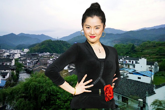 韩小蔓意识到自己上当了,顿时娇嗔道:“导演,你吓唬我。是就是,什么叫算是。