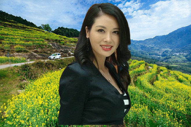 怎么形容词,这么文艺。有记者不假思索问道:“alina和ZLATA柔术,你是不是要转型,拍艺术片?