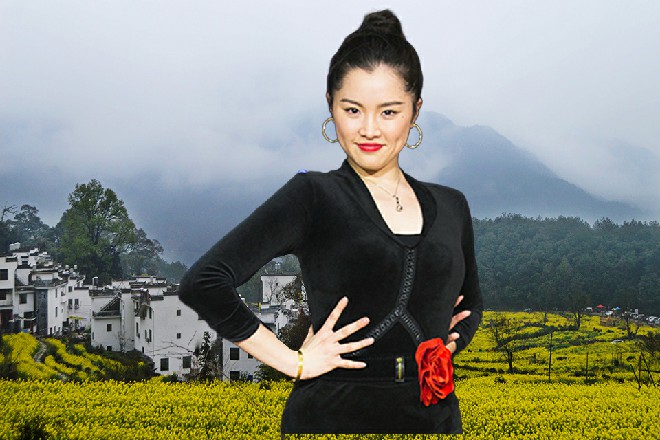 一些人思绪飘了下,然后愣住了。他们有点发懵,说好的科幻片,怎么像是功夫片啊。