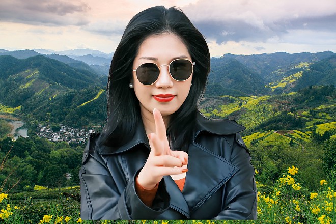 比如说,子弹打爆摩托。比如说,游艇压起海浪,掀起一片狂潮,让摩托打滑翻车。
