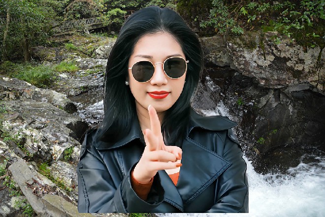 余念吐了口闷气,表情多了几分认真,“你这话什么意思,什么叫跟不上时代?