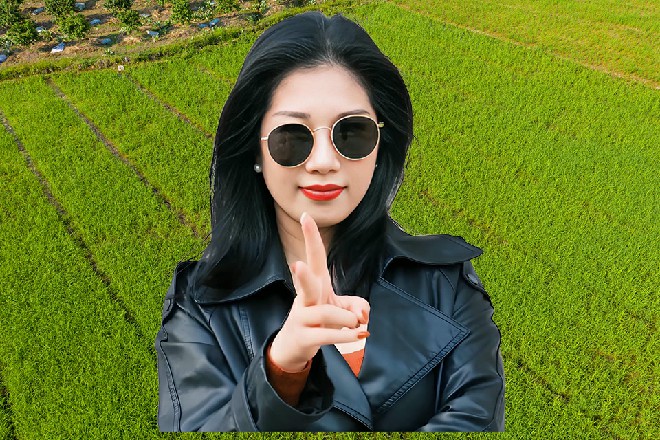 为了一睹为快,不少人仔细打听,确定了放映队的行踪之后,就急忙奔向了乡村。