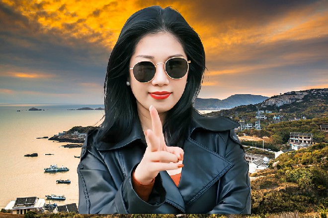 夏离扑哧笑了,轻轻挥手,“好了,我要回去坐好,安静聆听各位的演奏,加油哦!